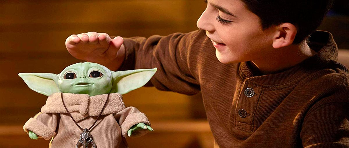 Hasbro revela brinquedo animado do Baby Yoda