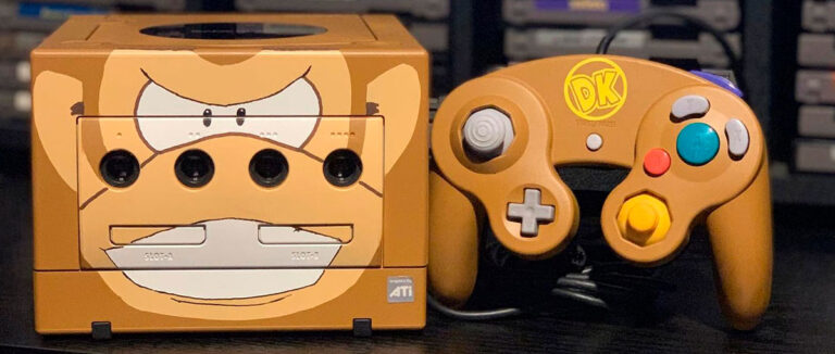 GameCubes customizados com personagens da Nintendo