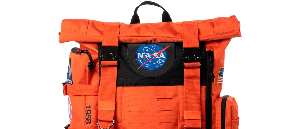 Mochila da NASA traz cores retrô e modernas
