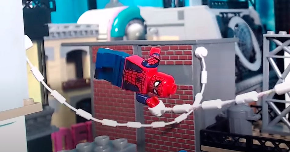 Stop-motion de LEGO do Homem-Aranha traz muitos detalhes e ação