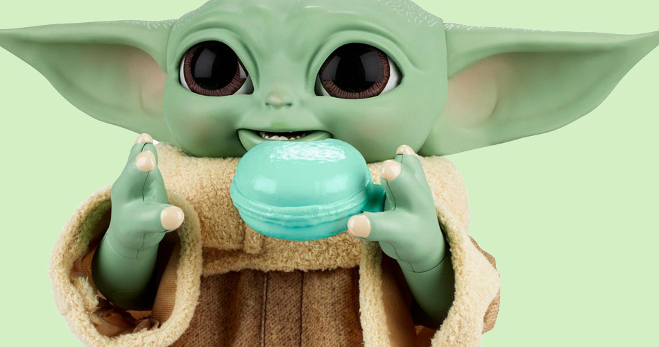 Um brinquedo do Baby Yoda que come biscoitos