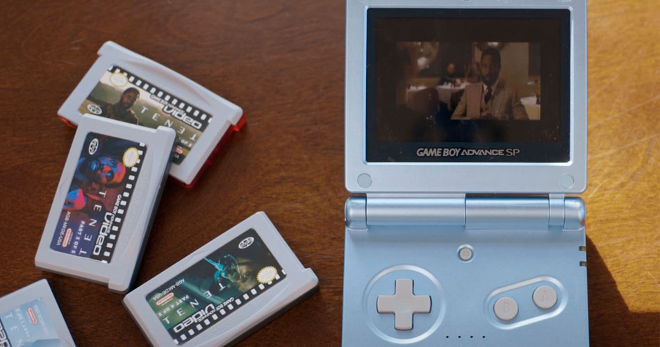 Programador roda o filme TENET em um Game Boy Advance
