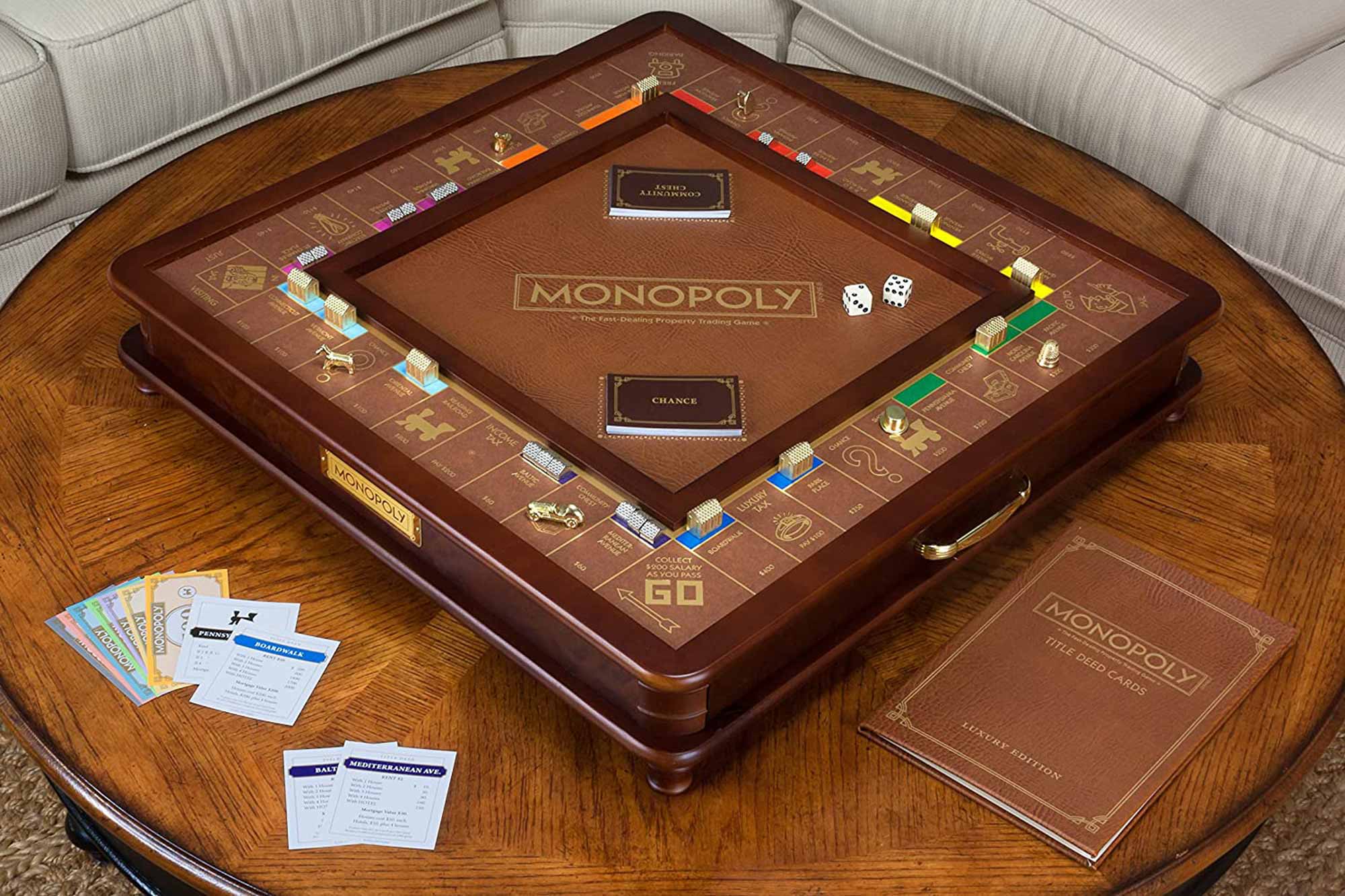 Monopoly de madeira e couro, edição de luxo é lançada nos EUA