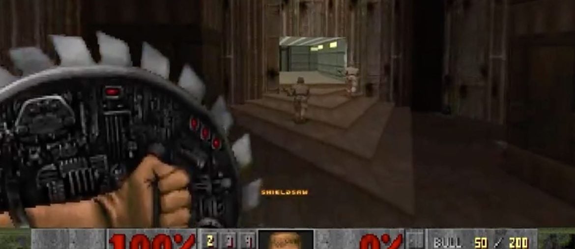 Agora é possível usar o Shield Saw como arma jogável no DOOM original