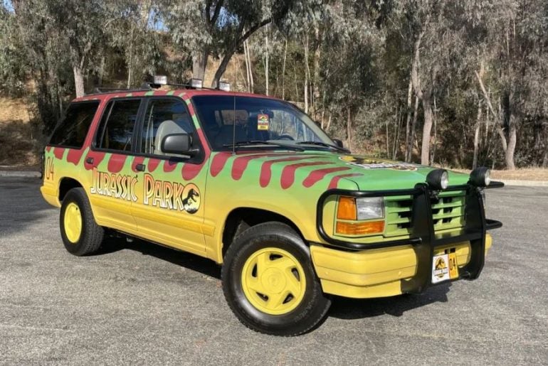 Réplica do Ford Explorer de Jurassic Park está a venda nos EUA