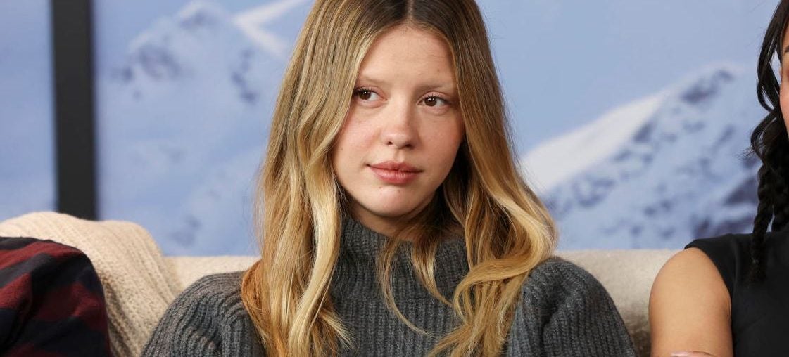 Mia Goth fala sobre trabalhar em Frankenstein de Guillermo Del Toro