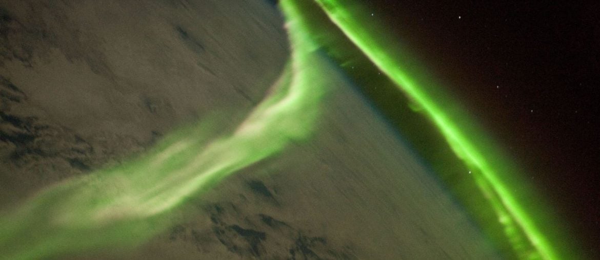 Astronauta captura Aurora Boreal hipnotizante direto da Estação Espacial