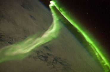 Astronauta captura Aurora Boreal hipnotizante direto da Estação Espacial
