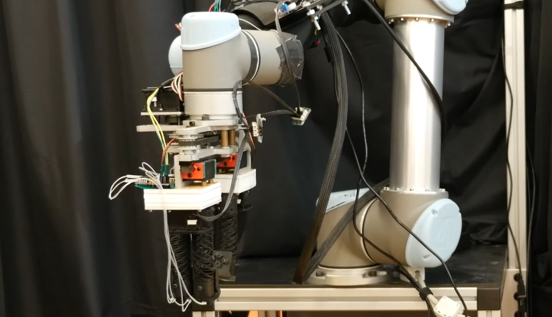 Pesquisadores do MIT Desenvolvem robô que pode ajudar a embalar as compras