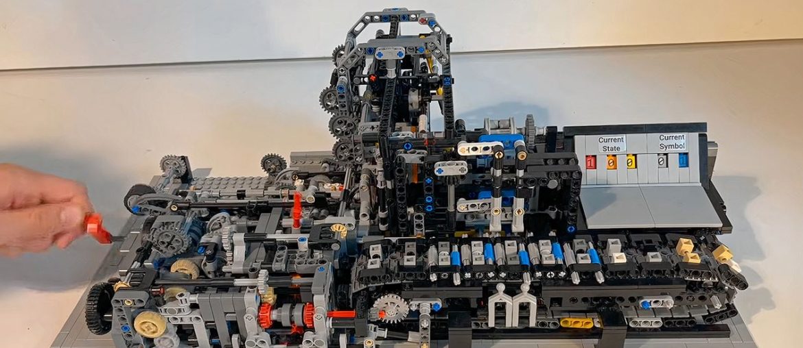 Inventor cria Máquina de Turing de LEGO e precisa de 4.000 votos para se tornar um conjunto real