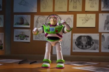 Robô do Buzz Lightyear de Toy Story tem olhos e boca móveis