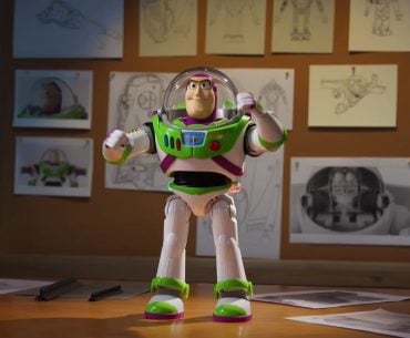 Robô do Buzz Lightyear de Toy Story tem olhos e boca móveis