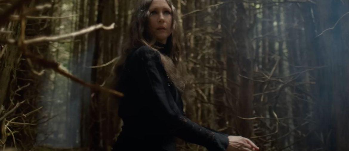 Atriz e agora vocalista de Metal, Vera Farmiga lança clipe com a banda The Yagas