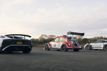 Fusca elétrico supera expectativas contra Porsche e Lamborghini em corrida de arrancada