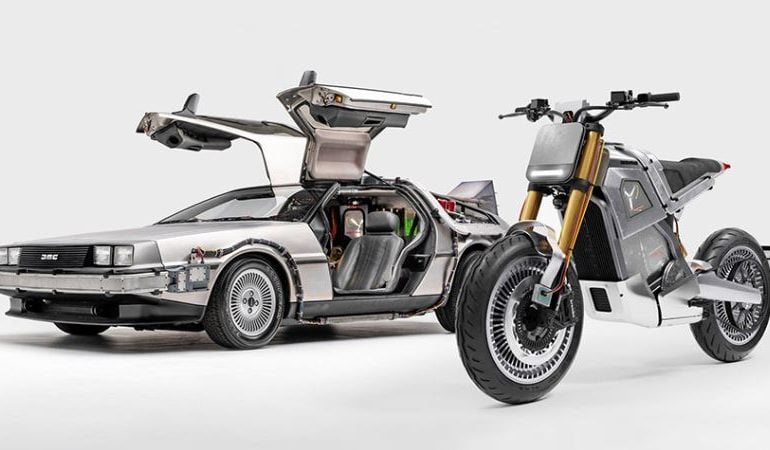 Moto elétrica inspirada no DeLorean de De Volta para o Futuro é revelada pela DAB Motors