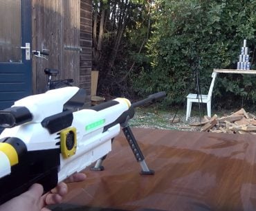 Inventor cria rifle sniper de água impresso em 3D capaz de disparar balas de gelo