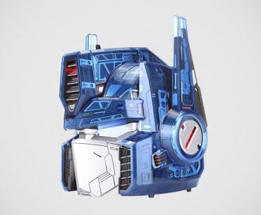 Capacete Transformers G1 Optimus Prime transforma você no famoso robô