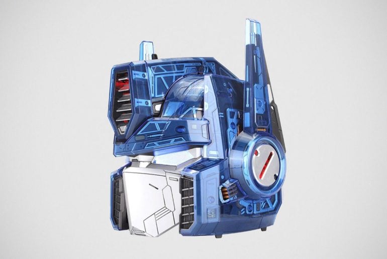 Capacete Transformers G1 Optimus Prime transforma você no famoso robô