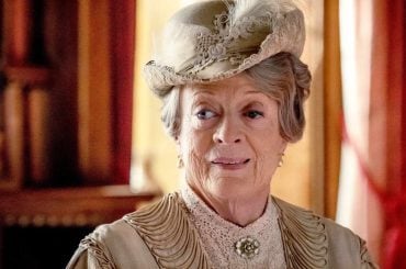 Downton Abbey 3: Produtor afirma que sequência prestará tributo significativo a Maggie Smith e sua personagem