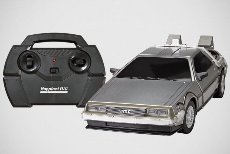 O DeLorean de controle remoto é pura nostalgia