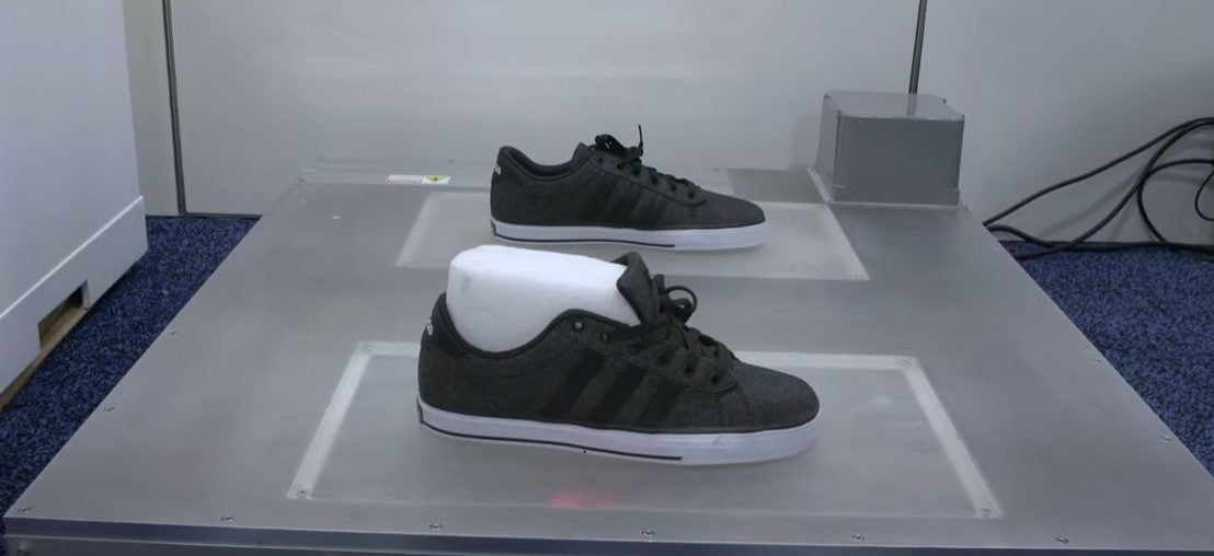 Novo scanner de sapatos da TSA permite passar por checagem sem tirar sapatos