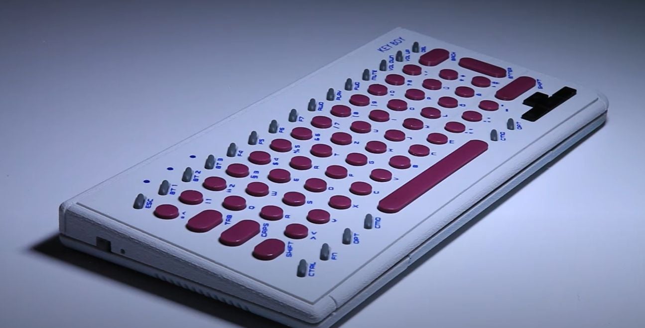 Este teclado retro inspirado no Game Boy é incrível e irritante ao mesmo tempo