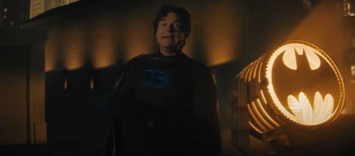 Jason Bateman estrela divertido comercial de seguros com tema de BATMAN e a galeria de vilões