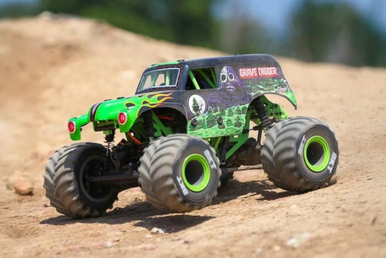 Grave Digger, o Mini Monster Truck mais realista do mundo