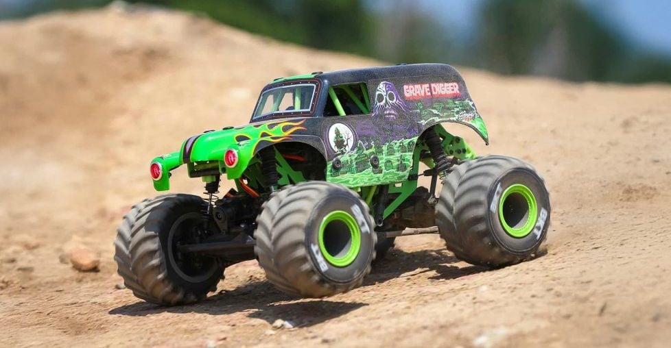 Grave Digger, o Mini Monster Truck mais realista do mundo