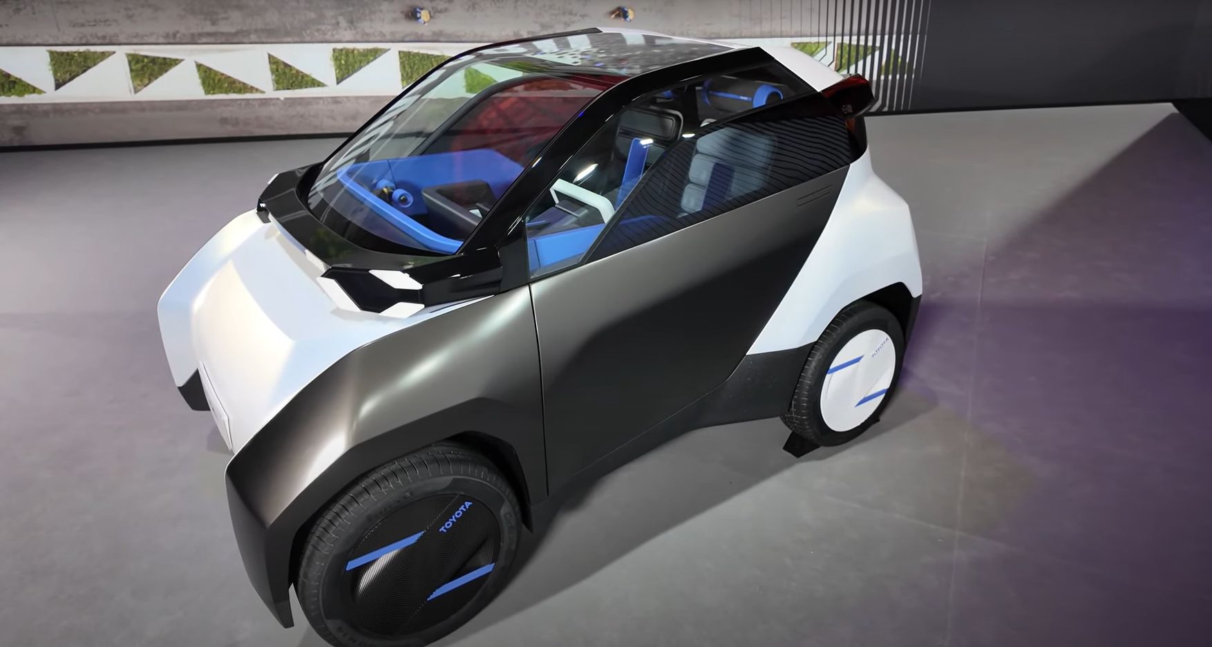 Toyota FT-Me 2025 eleva os microcarros elétricos a outro patamar com tecnologia de teto solar