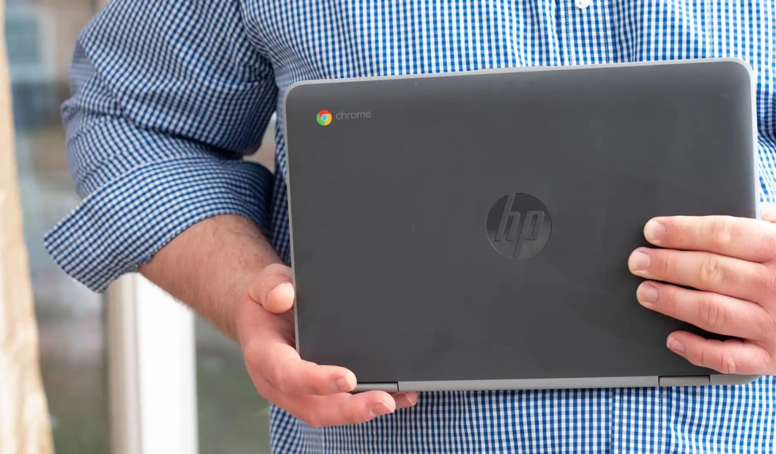 Desafio do Chromebook no TikTok provoca incêndios e põe escolas em alerta