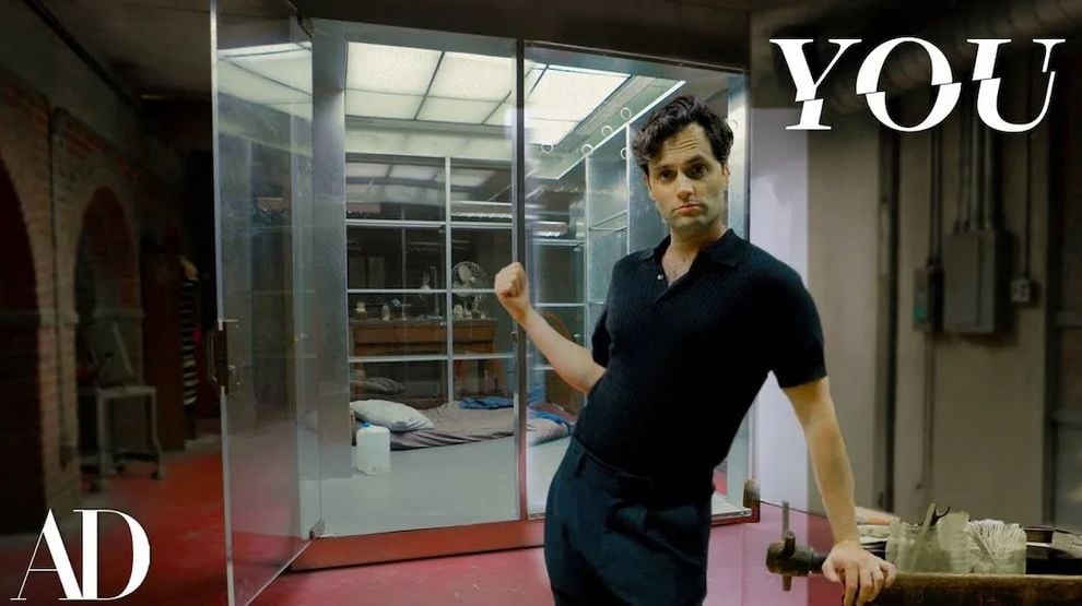 O segredo por trás da icônica gaiola de You: os detalhes macabros do cenário com Penn Badgley
