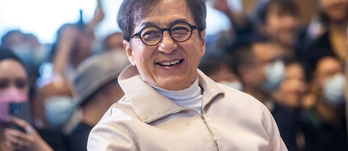 Jackie Chan diz que continuará fazendo suas próprias cenas de ação ‘até o dia em que se aposentar, o que nunca vai acontecer’
