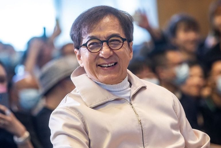 Jackie Chan diz que continuará fazendo suas próprias cenas de ação ‘até o dia em que se aposentar, o que nunca vai acontecer’
