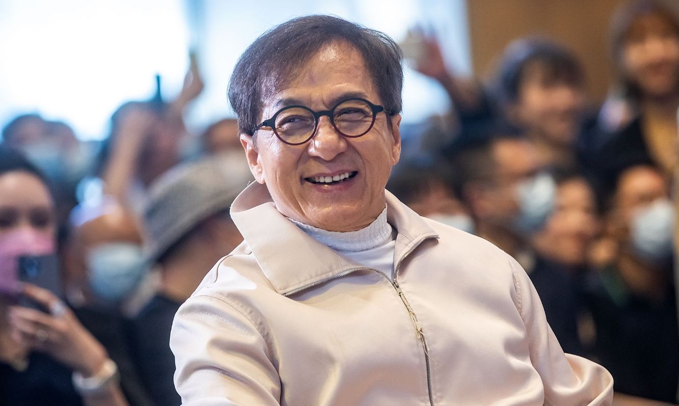 Jackie Chan diz que continuará fazendo suas próprias cenas de ação ‘até o dia em que se aposentar, o que nunca vai acontecer’
