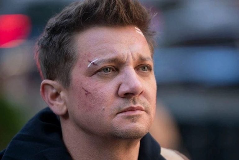 Jeremy Renner relembra experiência de quase morte em acidente com máquina de neve: ‘Não queria voltar’