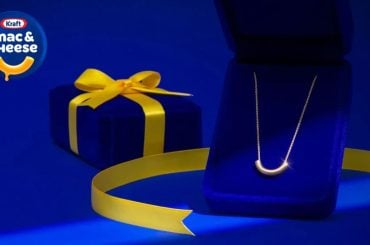 Kraft Mac & Cheese lança colar de macarrão de ouro 14k para o Dia das Mães