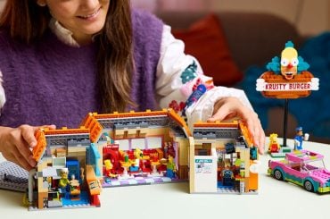 LEGO relança Krusty Burger dos Simpsons em set nostálgico com 1.635 peças