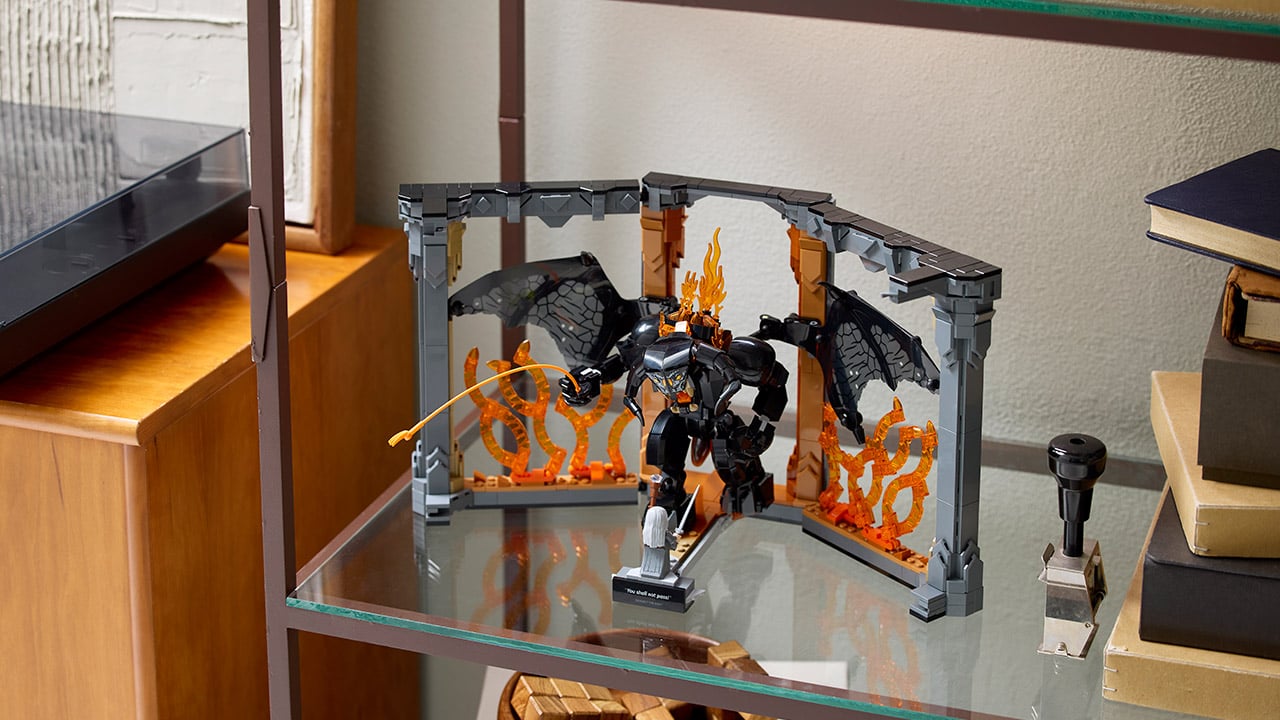 LEGO lança diorama do Balrog em formato de livro com a icônica frase ‘você não passará!’