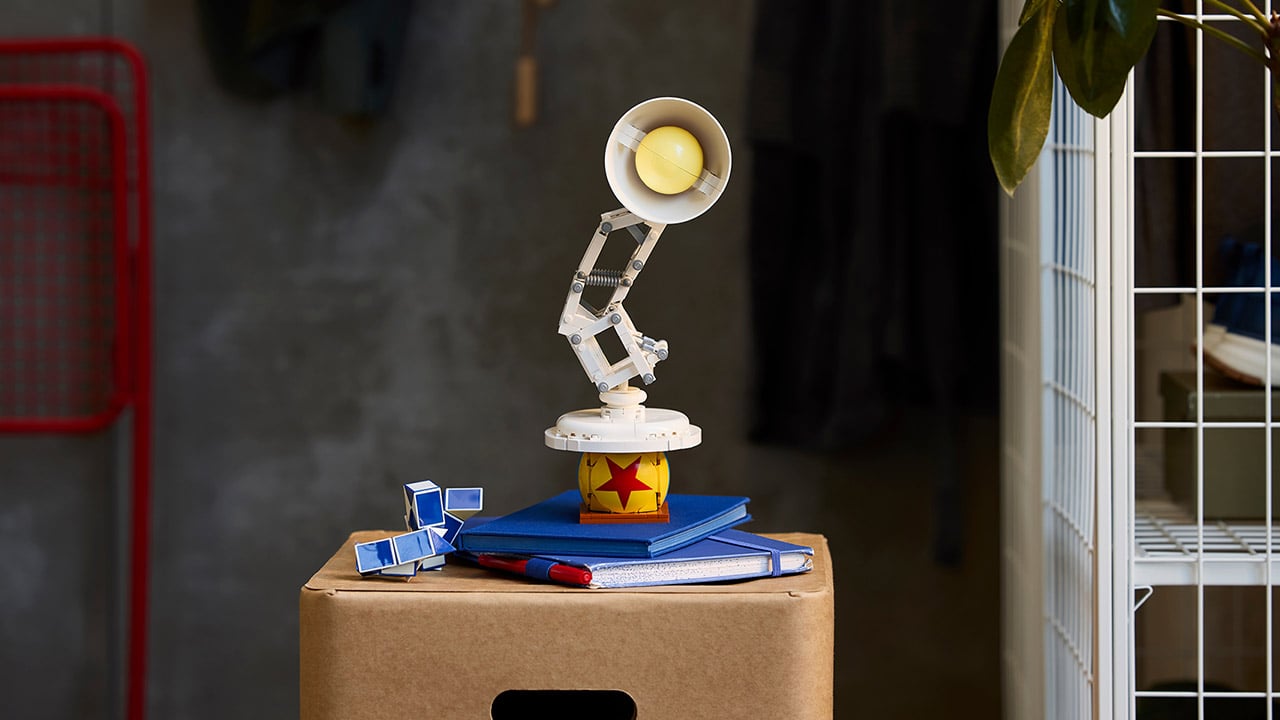 Novo conjunto LEGO Ideas homenageia o mascote da Pixar em um kit cheio de detalhes e surpresas
