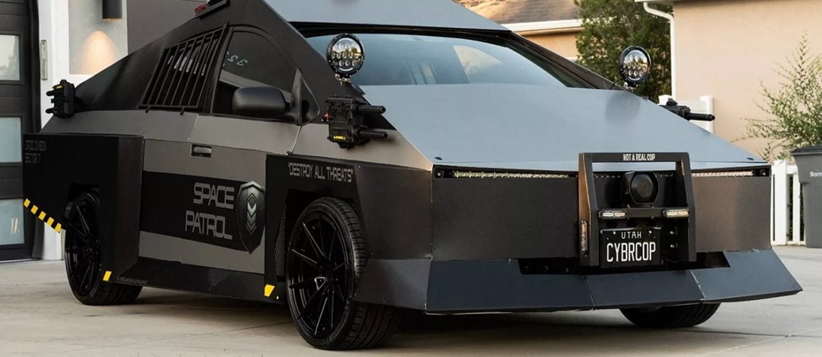 Prius 2004 vira viatura Cybercop inspirada no Cybertruck, e é vendido por US$ 4.550. Valor vai para caridade
