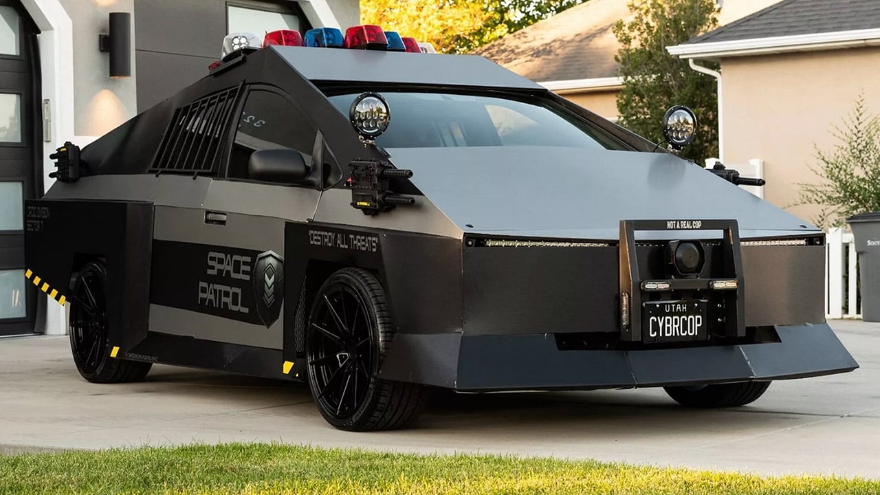 Prius 2004 vira viatura Cybercop inspirada no Cybertruck, e é vendido por US$ 4.550. Valor vai para caridade