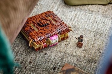 LEGO lança nova versão do Livro Monstruoso dos Monstros de Harry Potter que se move e morde