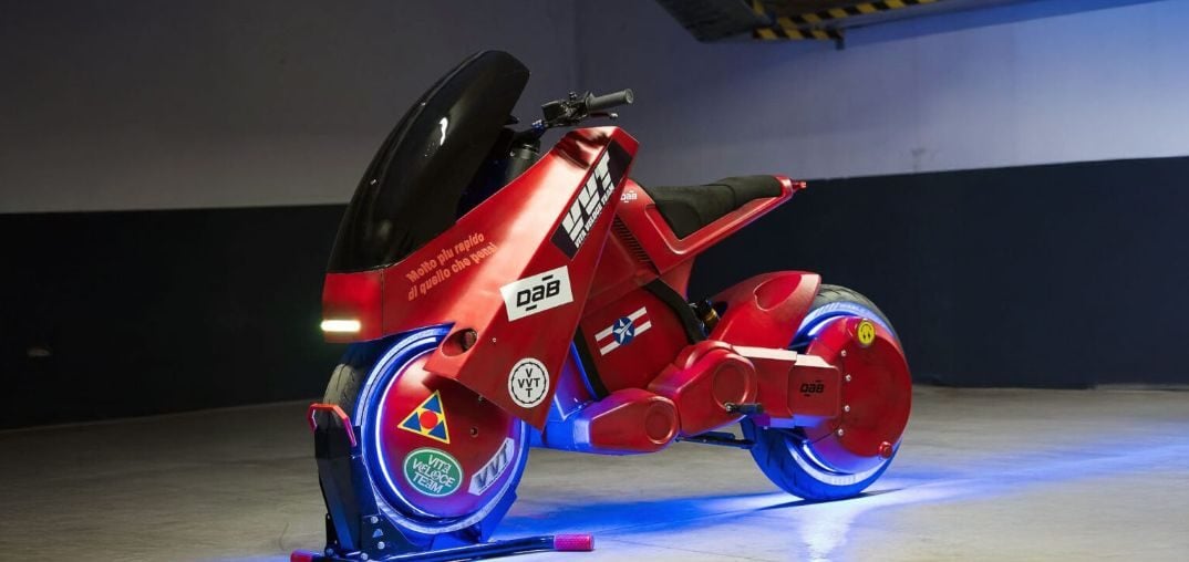 Vibração Kaneda: Moto de Akira ganha versão moderna e pronta para as ruas