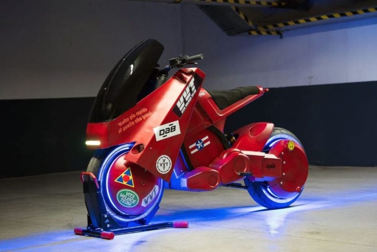 Vibração Kaneda: Moto de Akira ganha versão moderna e pronta para as ruas