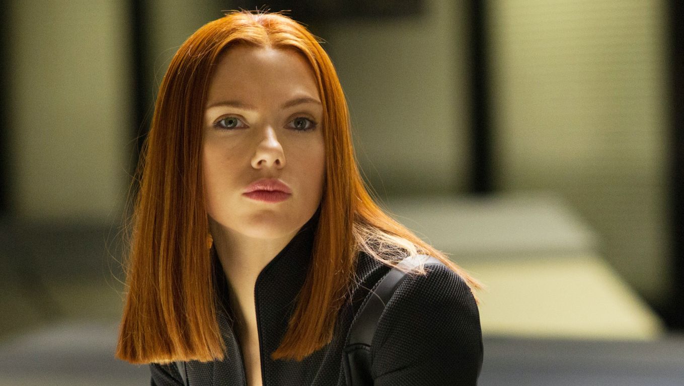 Scarlett Johansson fala sobre os desafios de atuar na Marvel: ‘Você começa a se sentir como uma engrenagem da máquina’