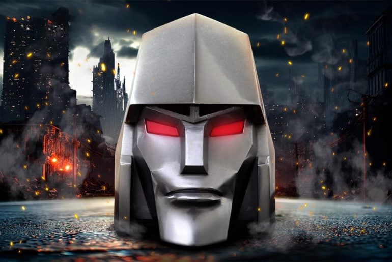 Cabeça em tamanho real do Megatron G1 tem 34 cm de altura