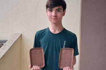 Estudante brasileiro cria bandejas biodegradáveis que se decompõem em um mês
