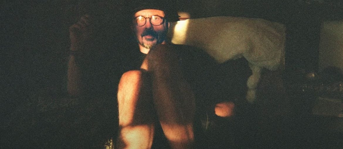 Foo Fighters celebram 30 anos de carreira com música inédita e arte assinada pela filha de Dave Grohl