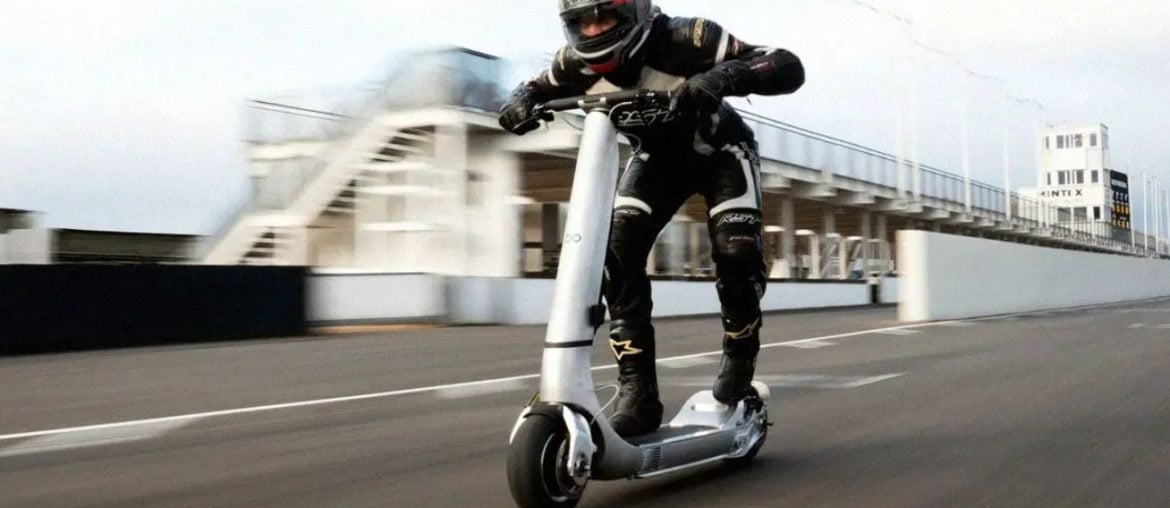 Este patinete elétrico insano de 160 km/h é um perigo ambulante